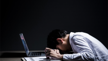 拒绝996被辞退、1天没加班被扣整月绩效,领导:都是为你们好